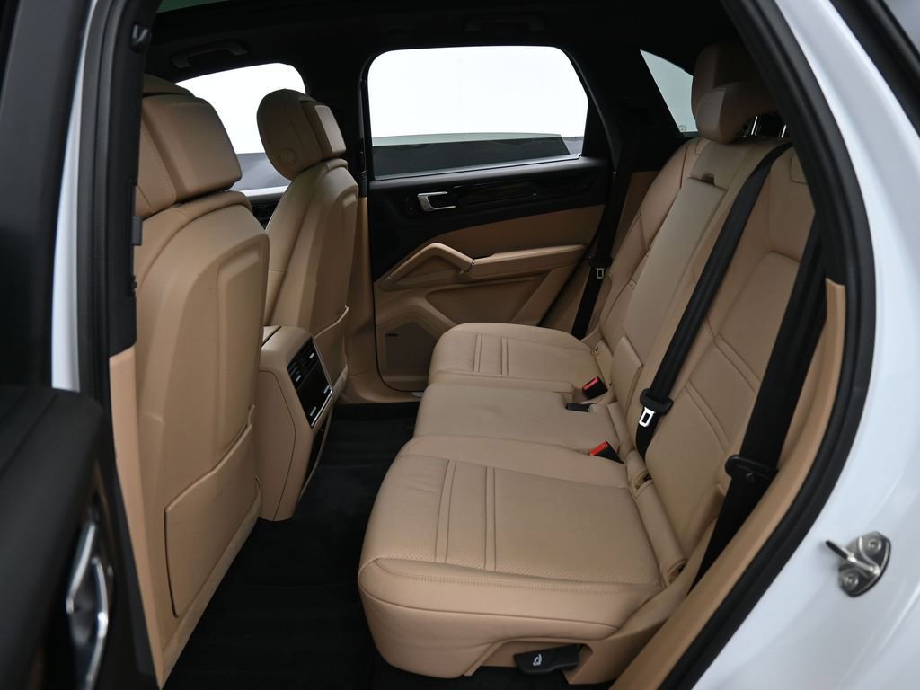 Certified 2023 Porsche Cayenne image 25