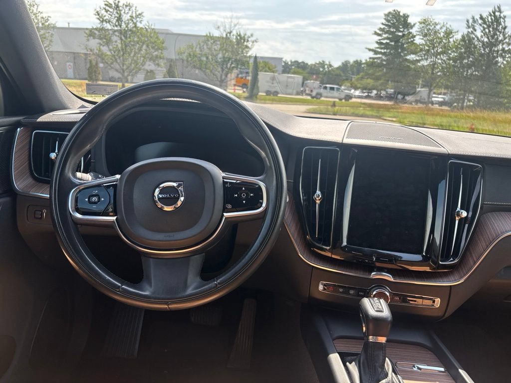 Used 2019 Volvo XC60 T5 Inscription w/ Protection Package Premier AWD/4WD image 13