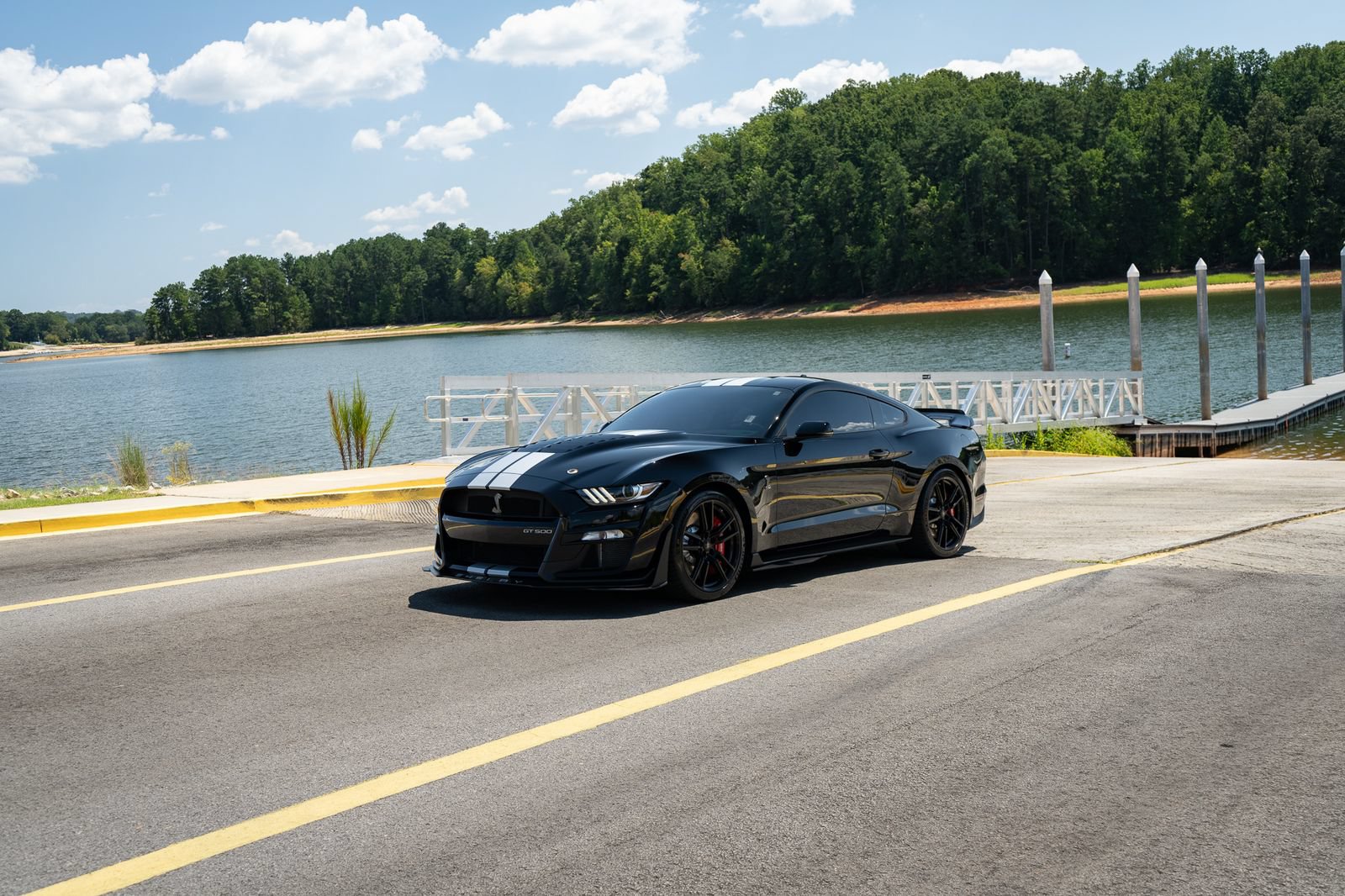 Used 2021 Ford Mustang Shelby GT500 w/ Technology Package RWD image 5