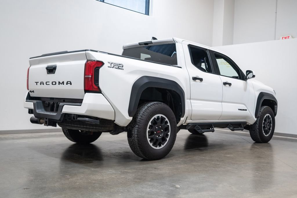 Certified 2024 Toyota Tacoma TRD Off-Road image 9