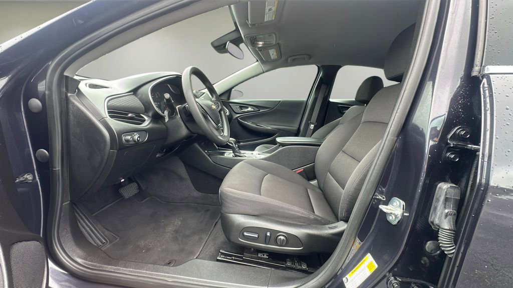 Used 2023 Chevrolet Malibu LT image 13