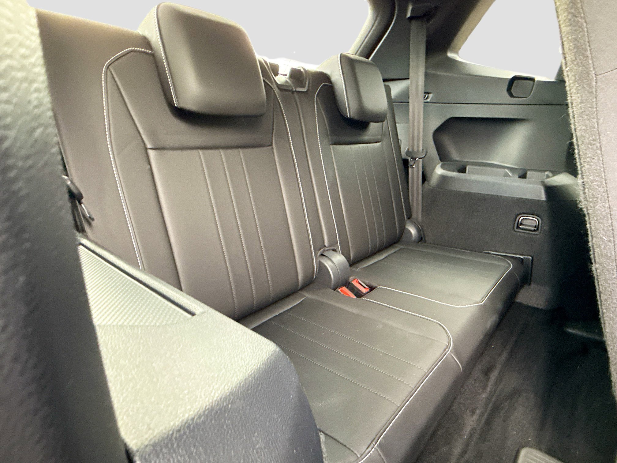 Used 2023 Volkswagen Tiguan SE R-Line image 19