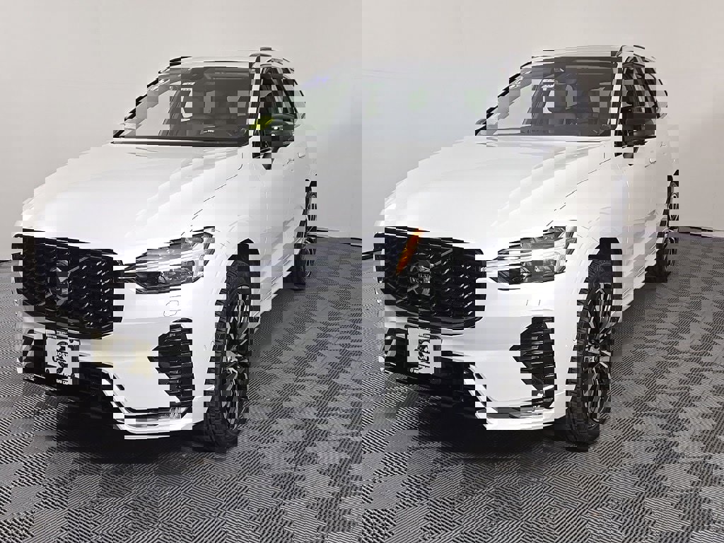New 2025 Volvo XC60 B5 Plus w/ Protection Package Premier image 4