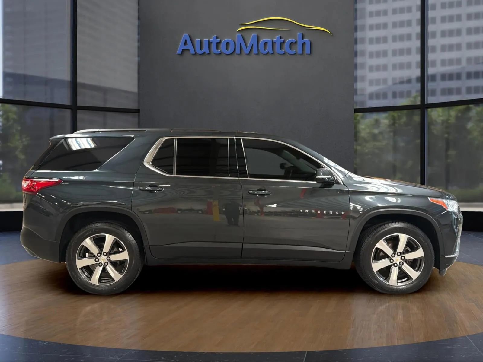 Used 2019 Chevrolet Traverse LT w/ LT Premium Package AWD/4WD image 12