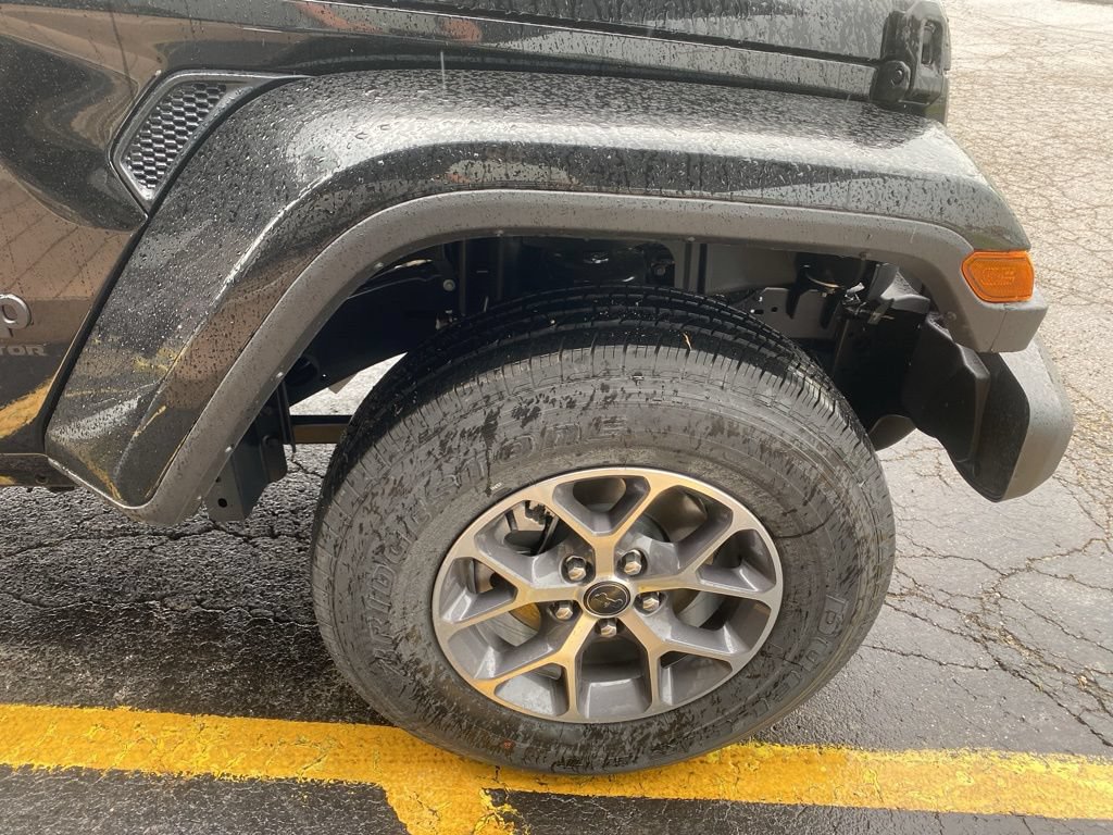 New 2025 Jeep Gladiator Sport AWD/4WD image 11