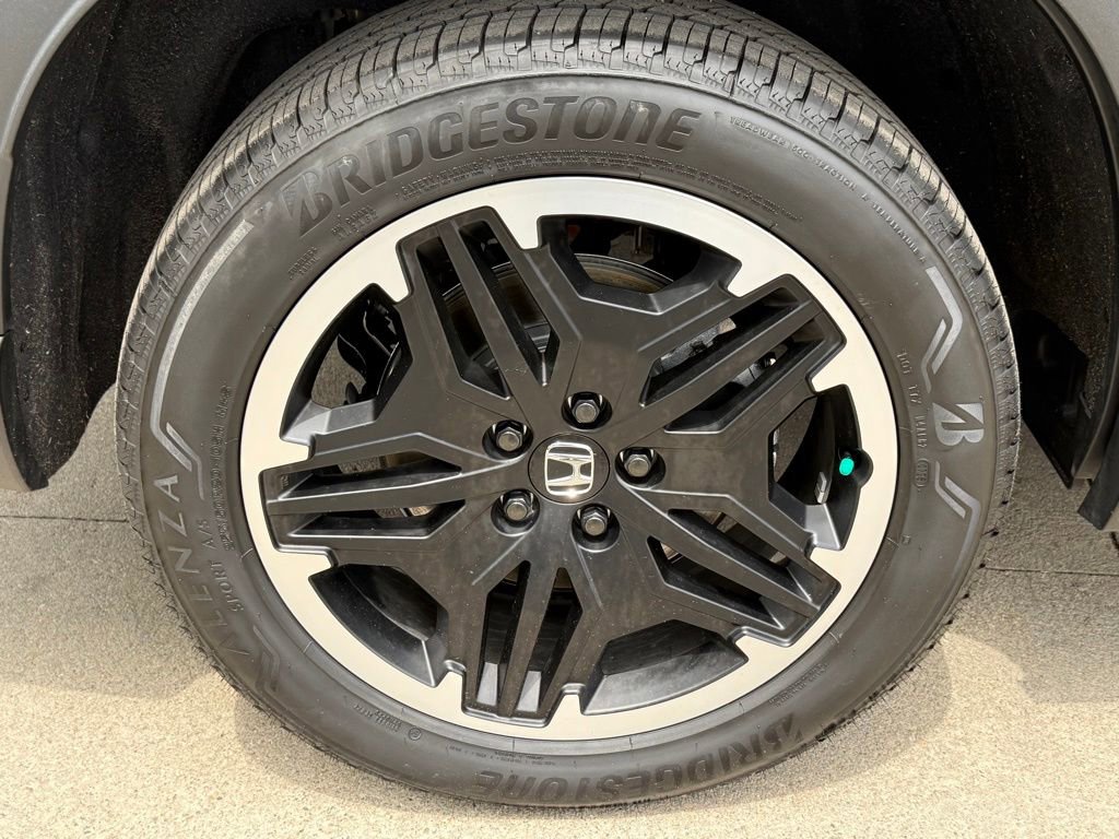 Certified 2026 Honda Pilot Touring image 13