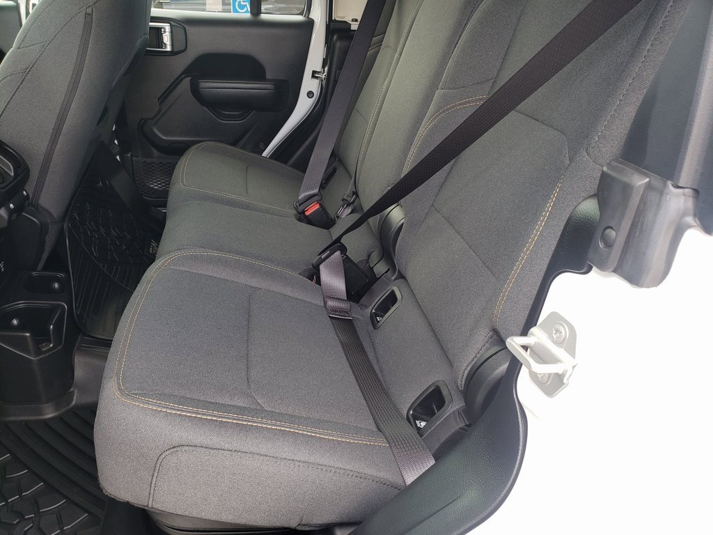 Used 2024 Jeep Gladiator Sport image 16