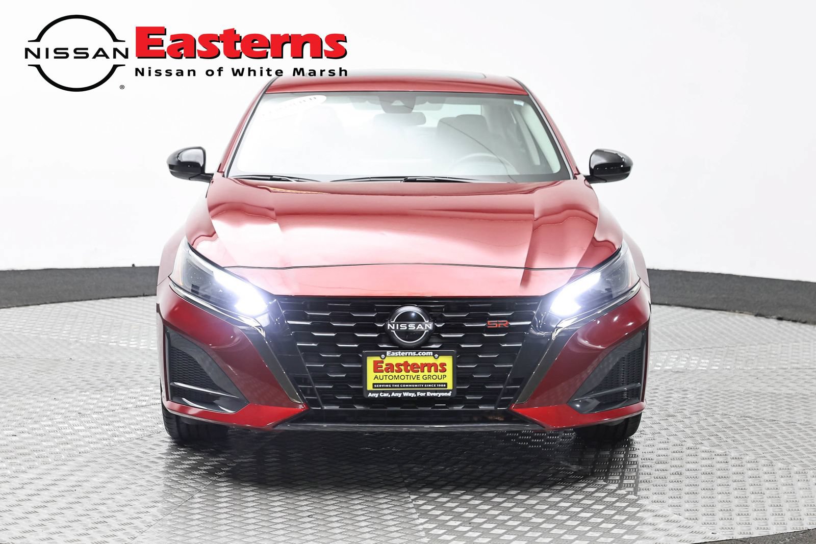 Used 2024 Nissan Altima 2.5 SR w/ SR Premium Package FWD image 2