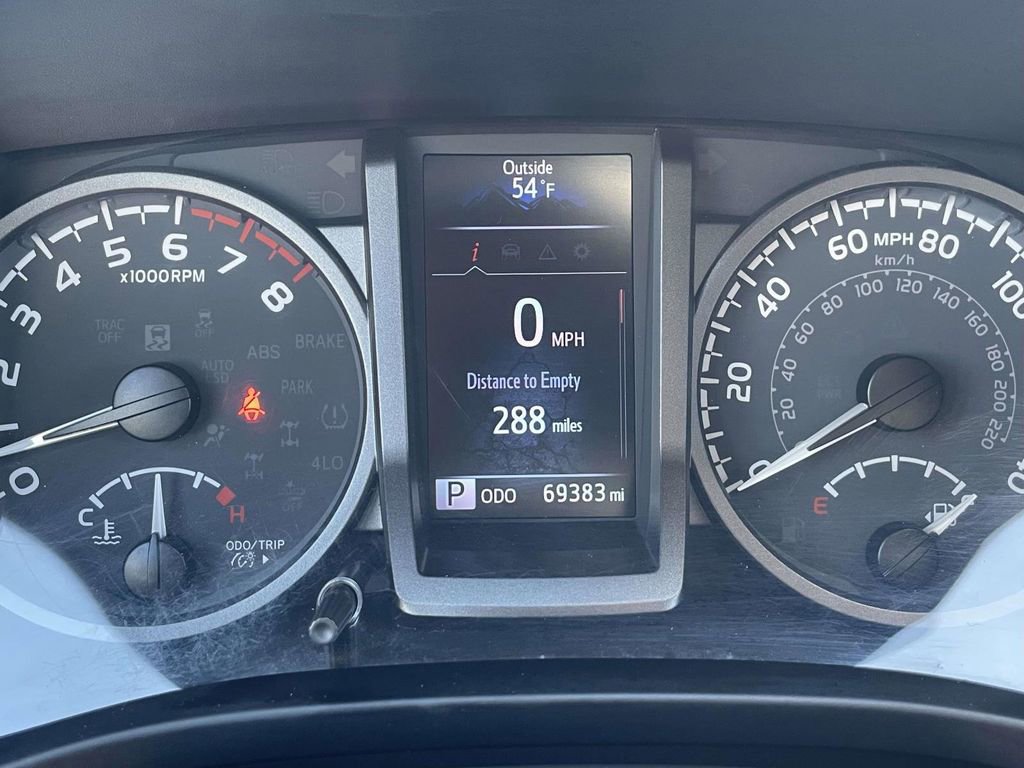 Used 2022 Toyota Tacoma TRD Off-Road AWD/4WD image 27