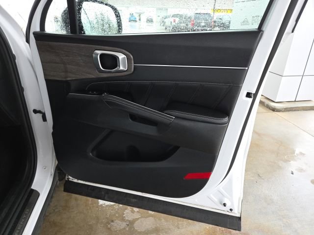 Used 2021 Kia Sorento EX image 34