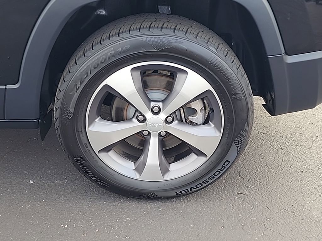 Used 2022 Jeep Cherokee Limited image 12