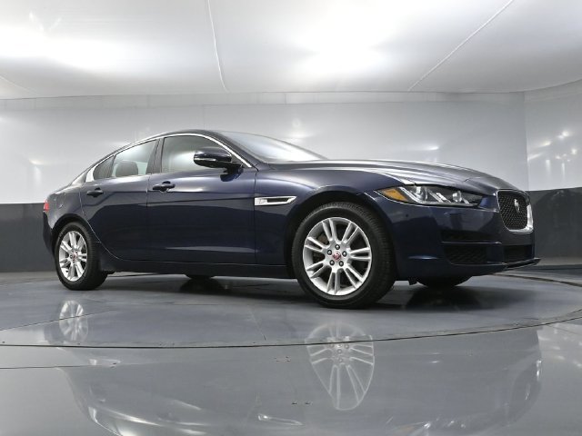 Used 2018 Jaguar XE Premium AWD/4WD image 46