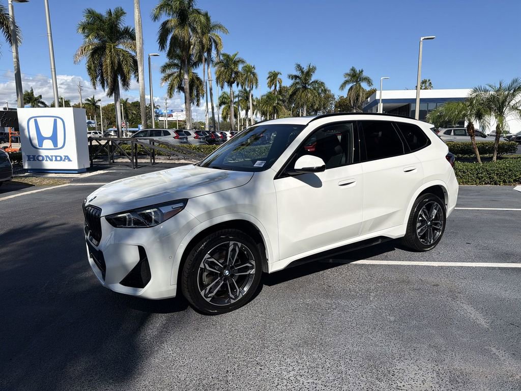 Used 2024 BMW X1 xDrive28i w/ M Sport Package image 4