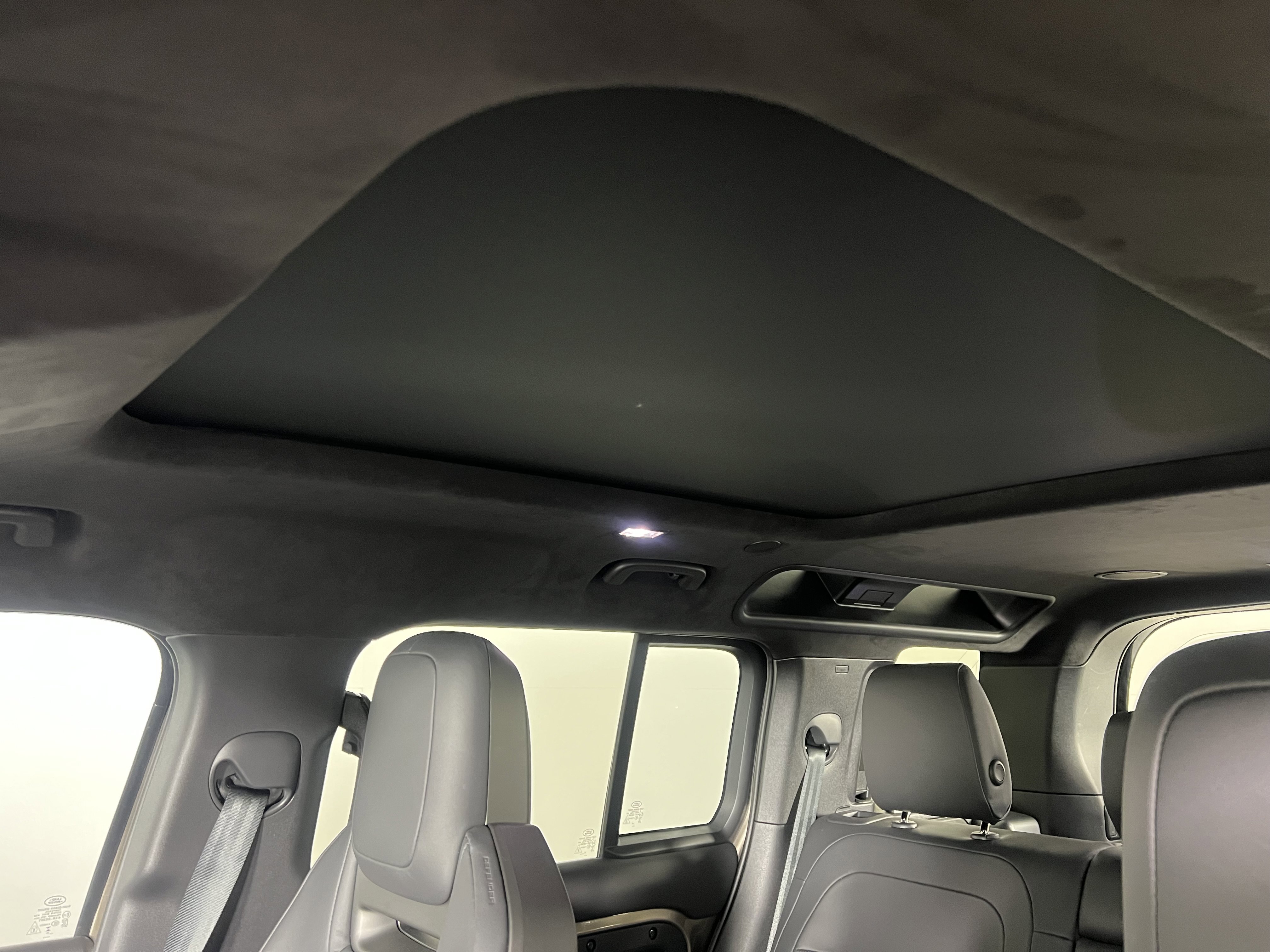 Used 2026 Land Rover Defender 110 OCTA image 18