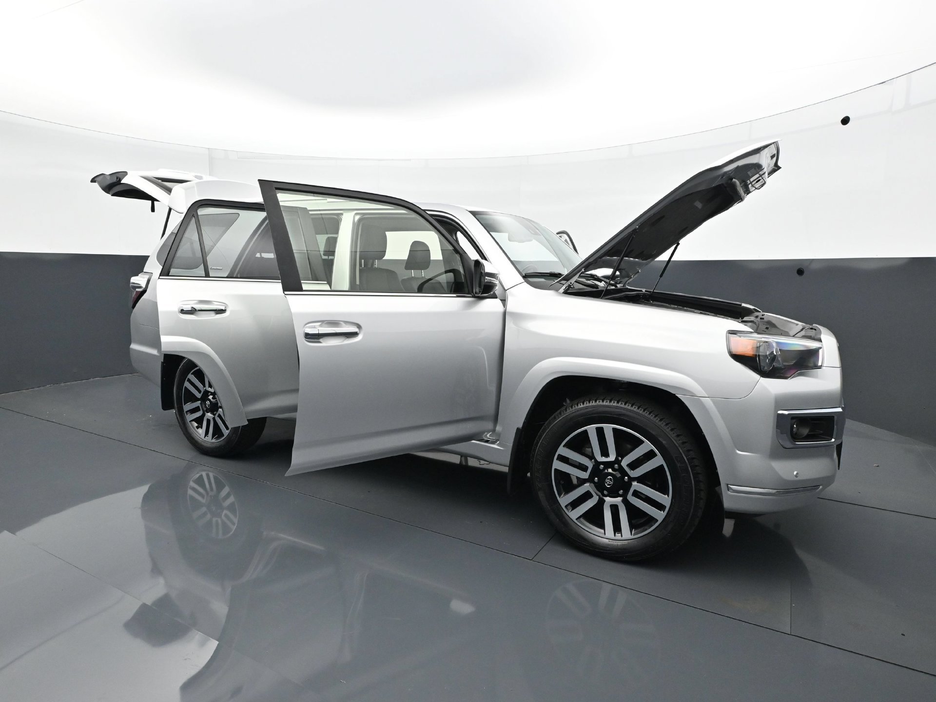 Used 2024 Toyota 4Runner Limited AWD/4WD image 35