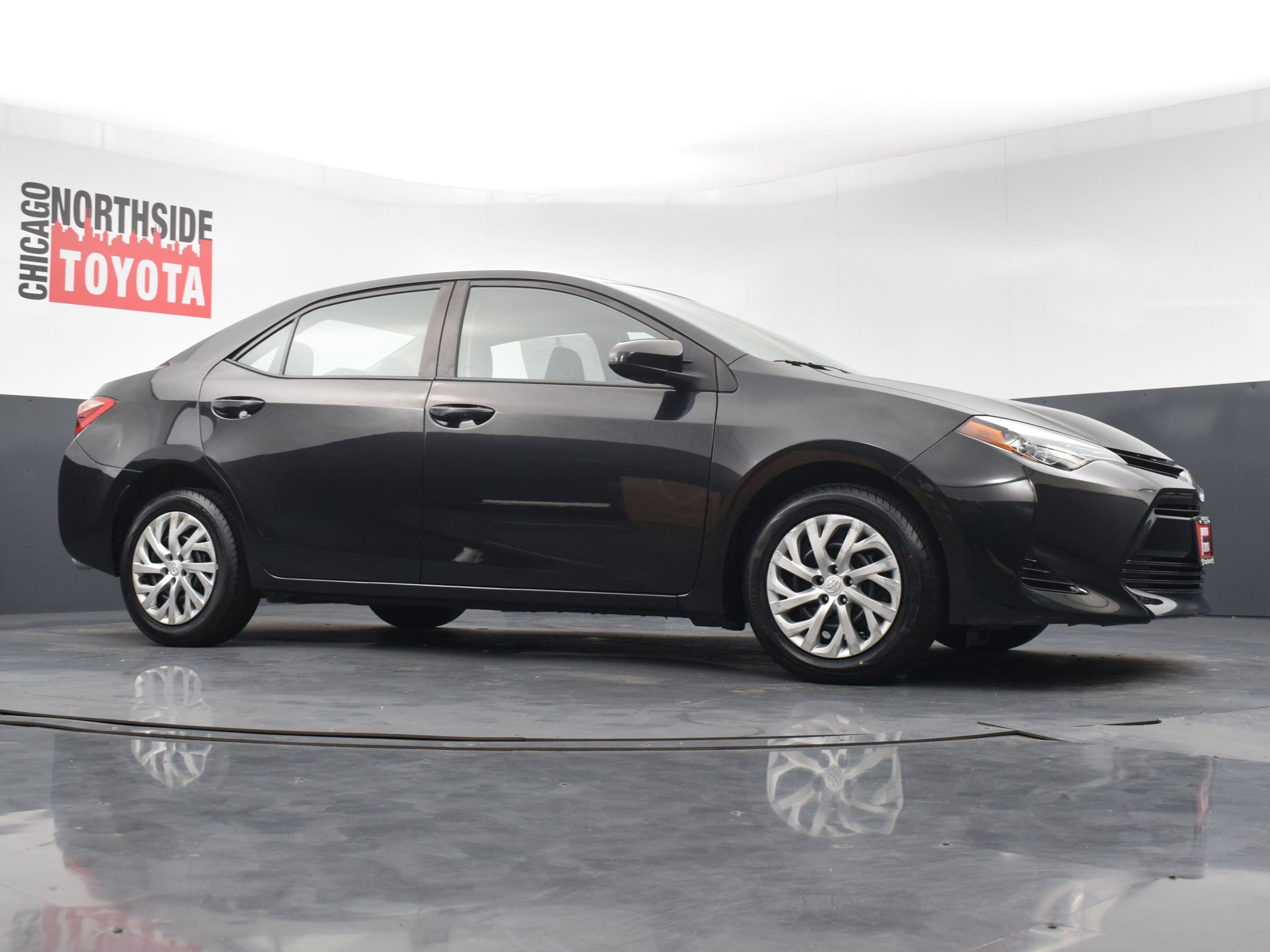 Used 2018 Toyota Corolla LE FWD image 27