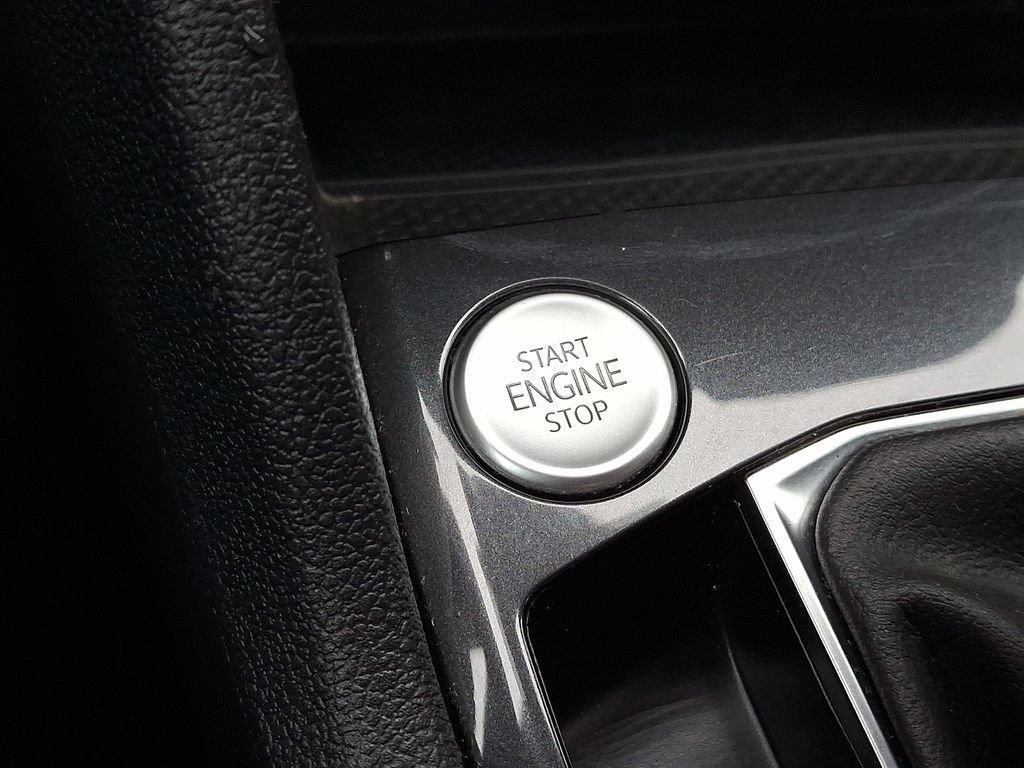 Used 2023 Volkswagen Tiguan SEL R-Line AWD/4WD image 27