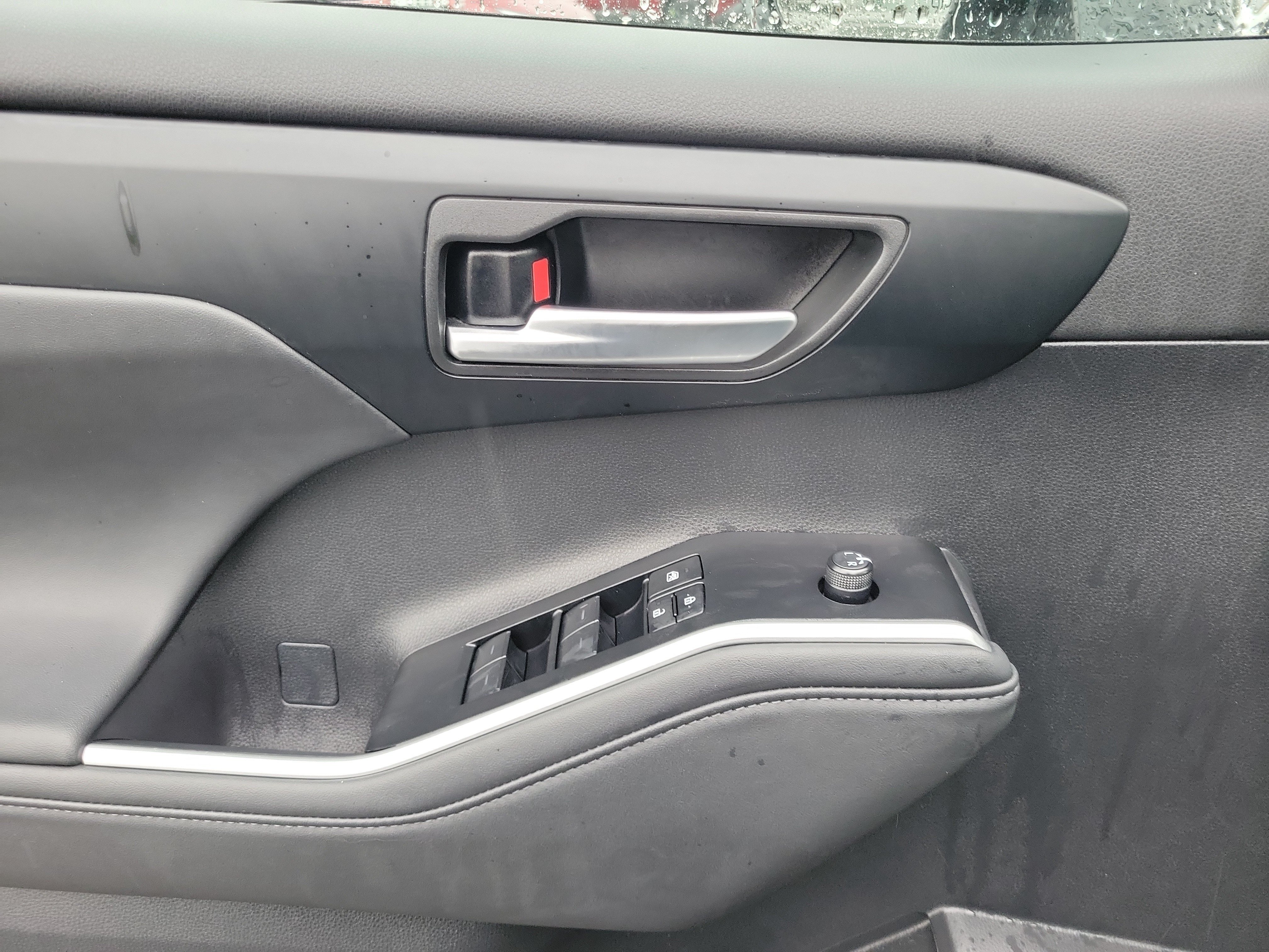 Used 2026 Toyota Highlander XLE AWD/4WD image 17