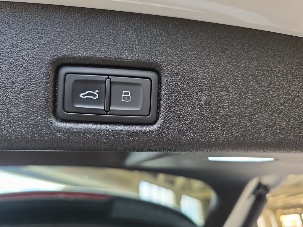 Certified 2025 Audi Q5 Premium AWD/4WD image 12