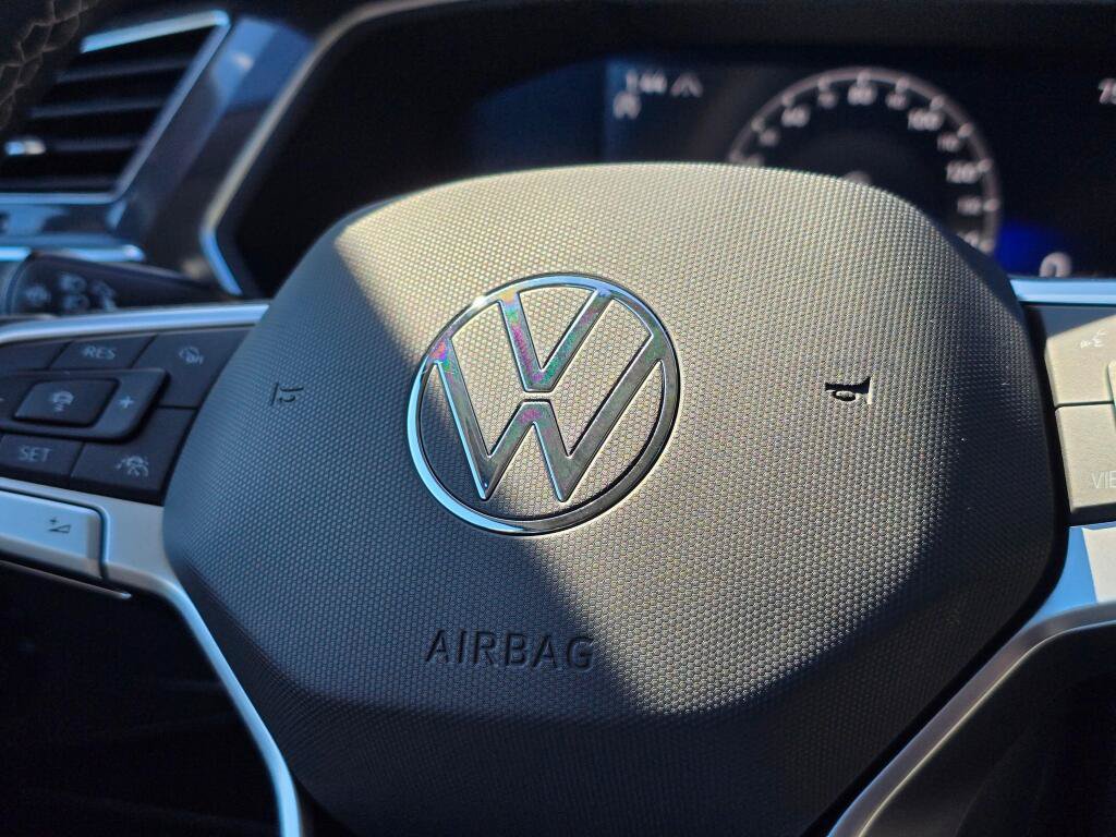 Used 2022 Volkswagen Tiguan SE AWD/4WD image 31