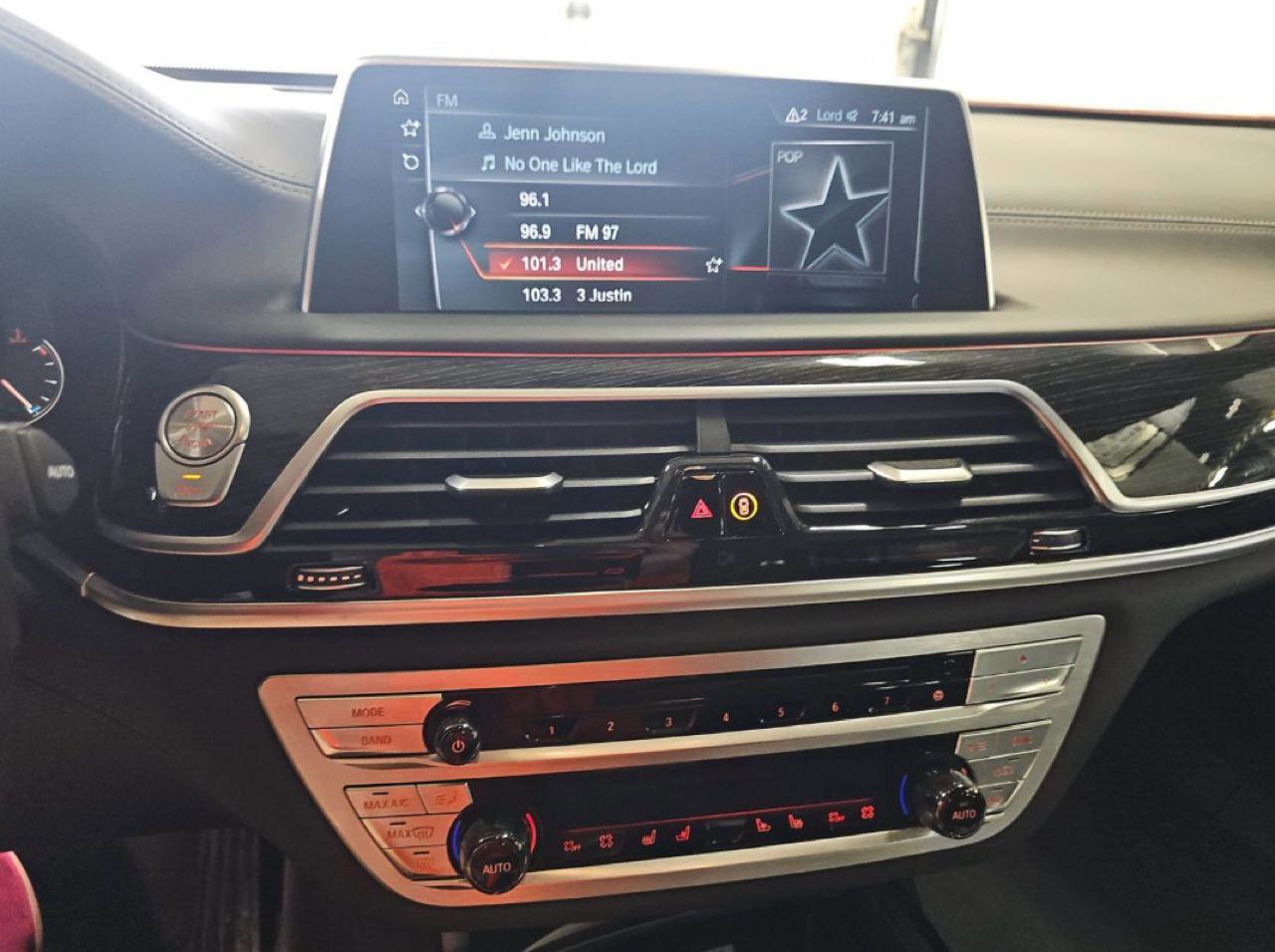 Used 2017 BMW 750i RWD image 11