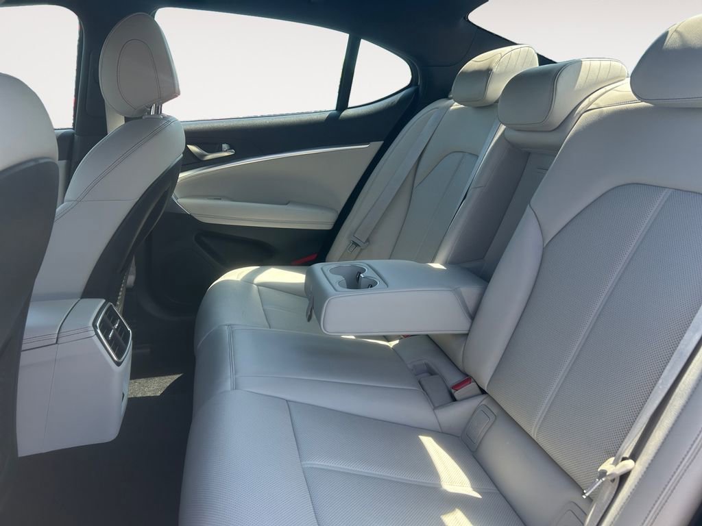 Used 2025 Genesis G70 2.5T AWD/4WD image 13