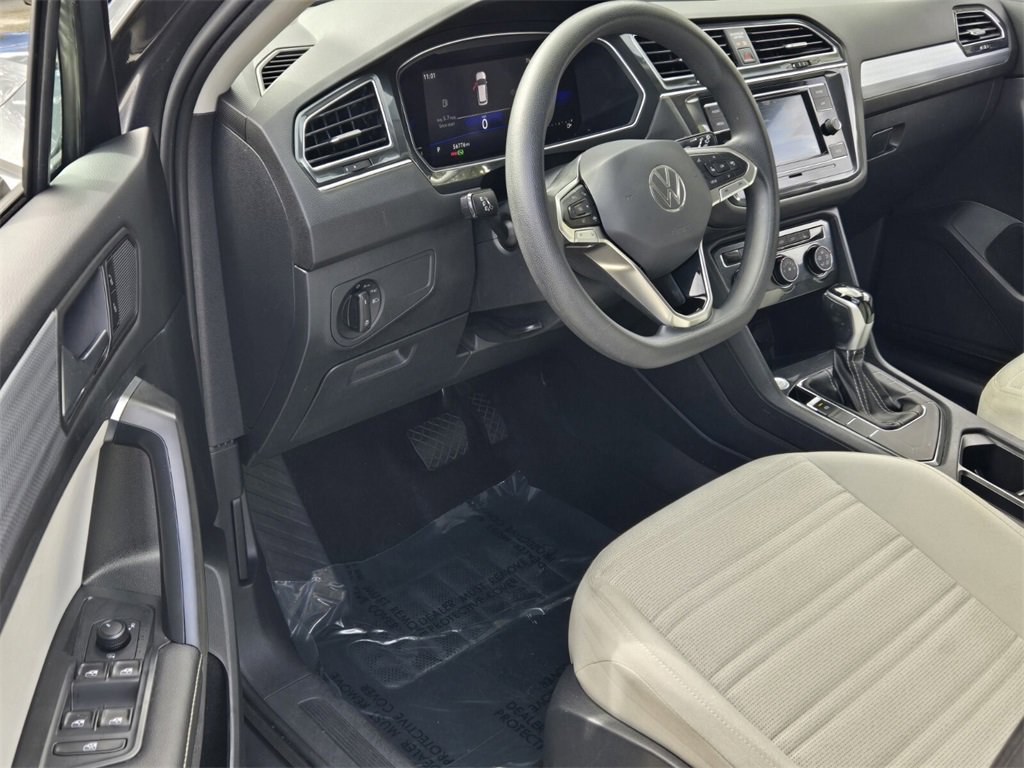 Used 2022 Volkswagen Tiguan S image 12