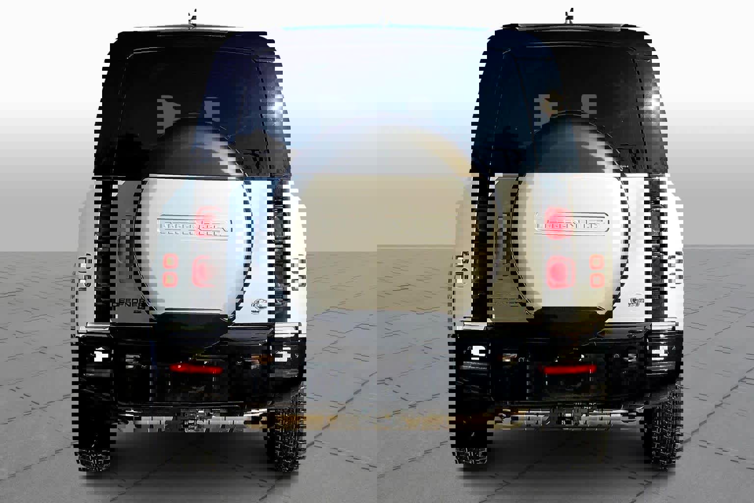 Certified 2023 Land Rover Defender 130 X-Dynamic SE image 7