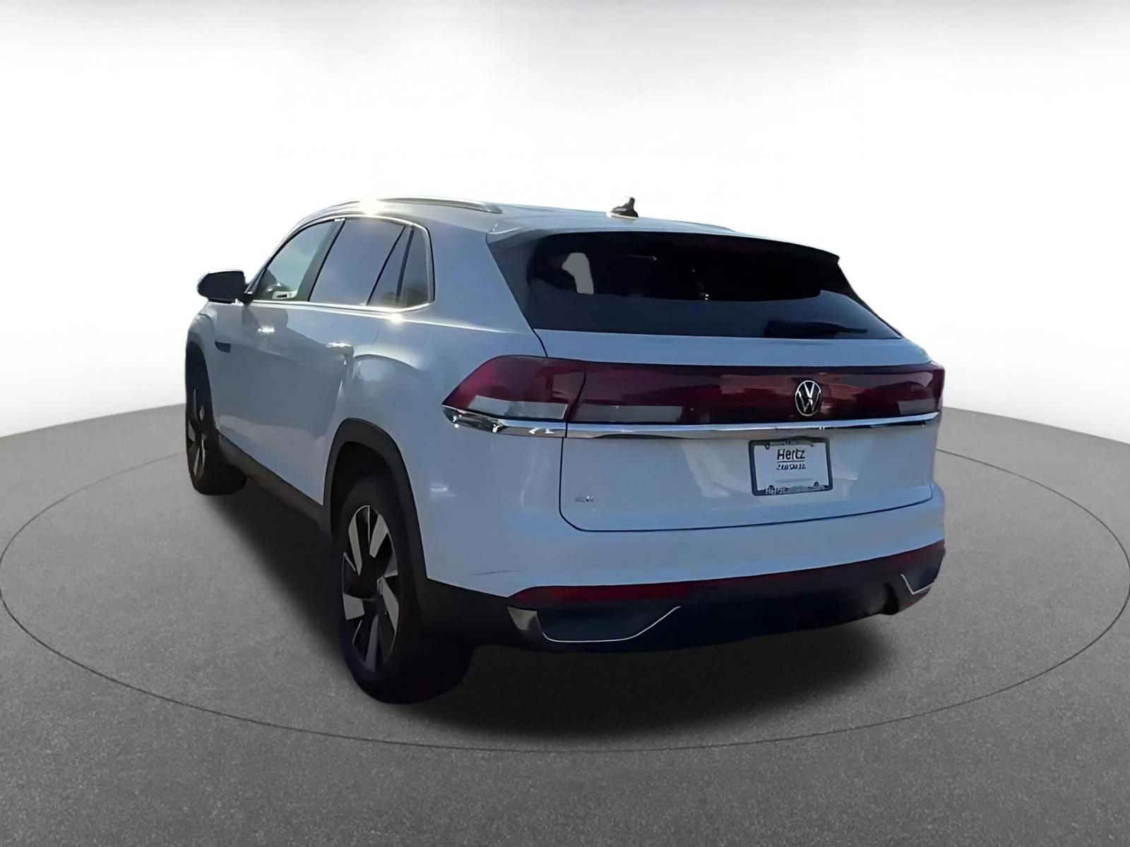 Used 2025 Volkswagen Atlas Cross Sport SE FWD image 11