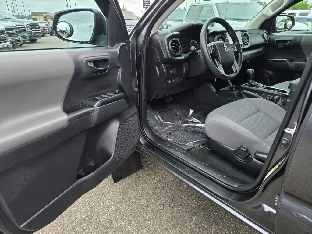 Used 2023 Toyota Tacoma SR AWD/4WD image 14
