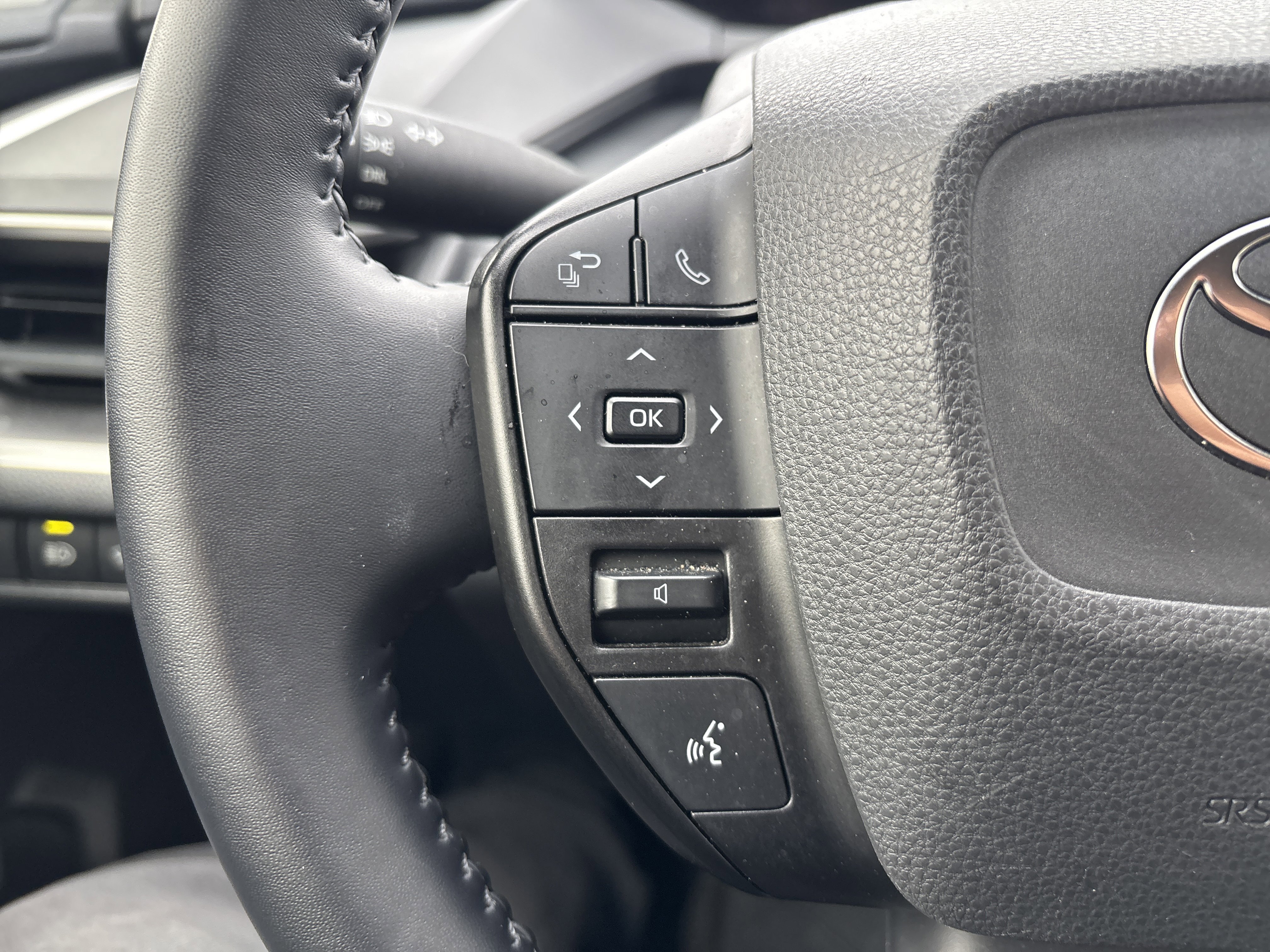 Used 2024 Toyota Prius LE image 19