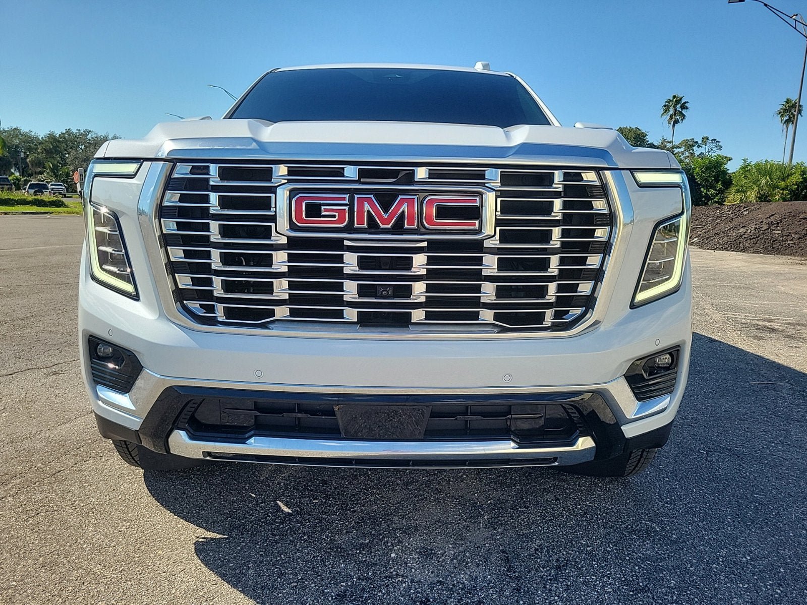 Used 2026 GMC Yukon Denali w/ Denali Reserve Package RWD image 4