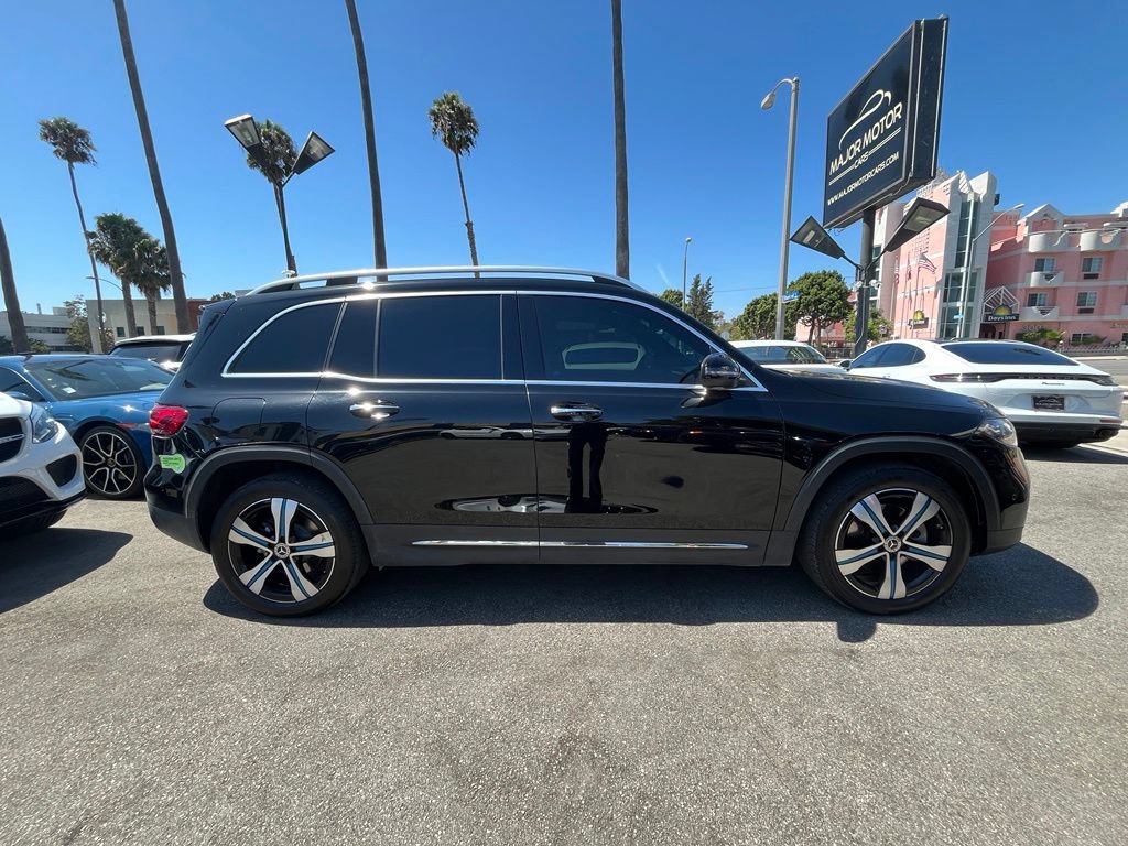 Used 2023 Mercedes-Benz EQB 300 4MATIC w/ Exclusive Package image 4