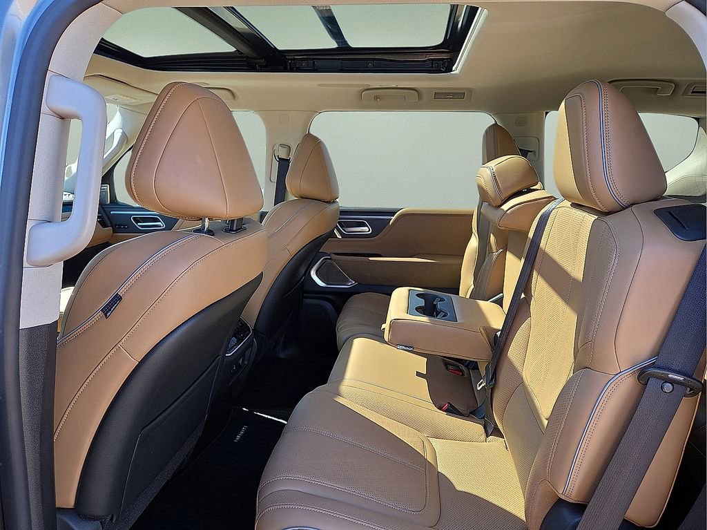 Used 2025 INFINITI QX80 Sensory image 19