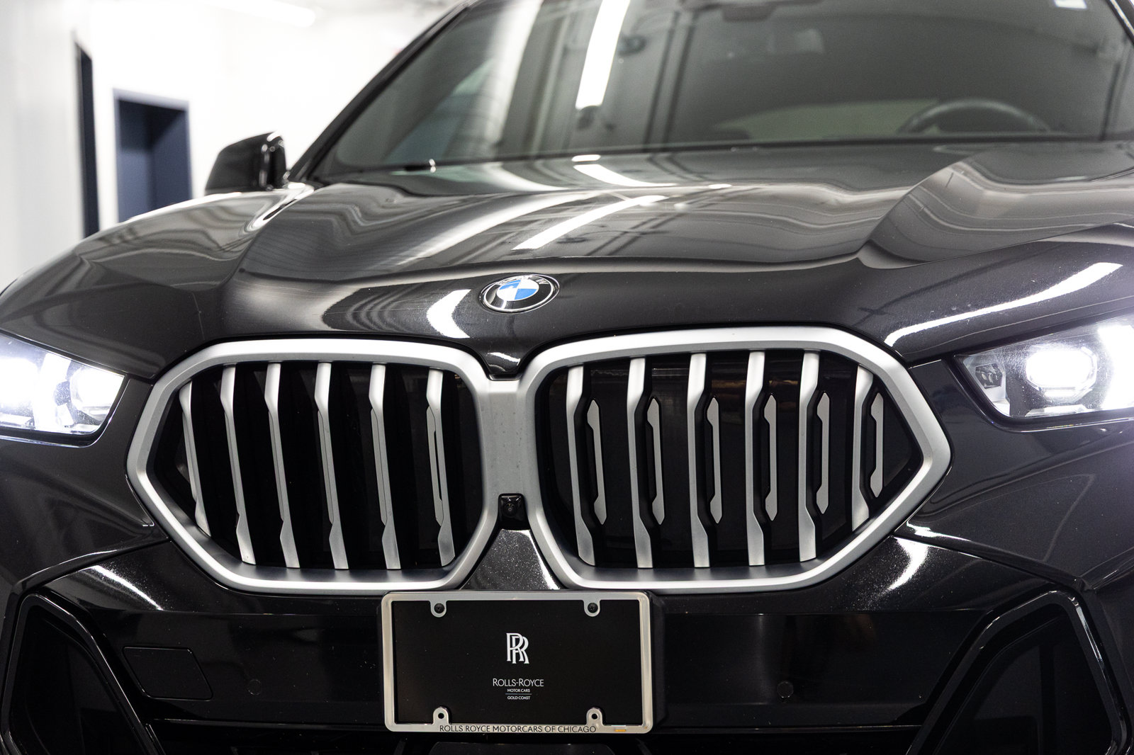 Used 2026 BMW X6 xDrive40i w/ Climate Comfort Package AWD/4WD image 9
