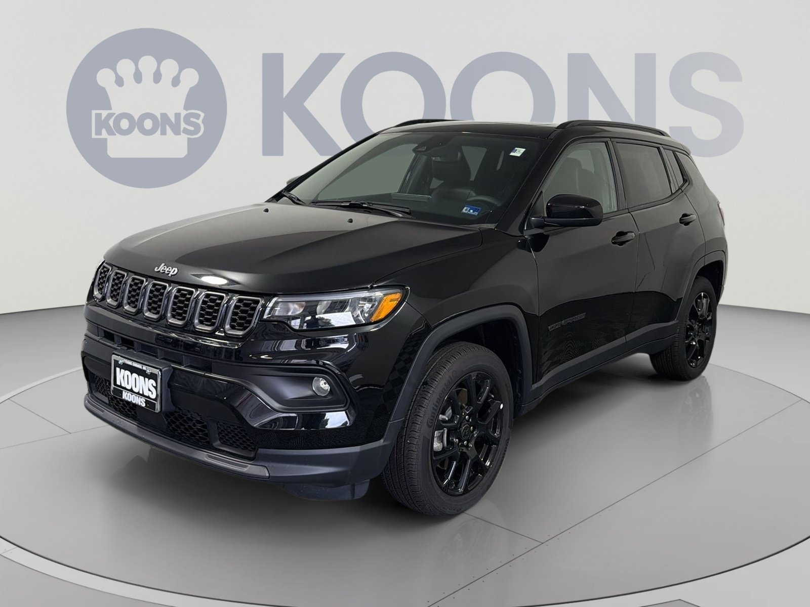 Used 2025 Jeep Compass Latitude w/ Sun & Sound Group AWD/4WD image 1