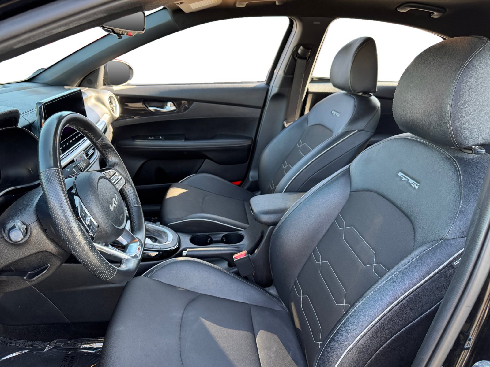 Used 2023 Kia Forte GT-Line FWD image 9