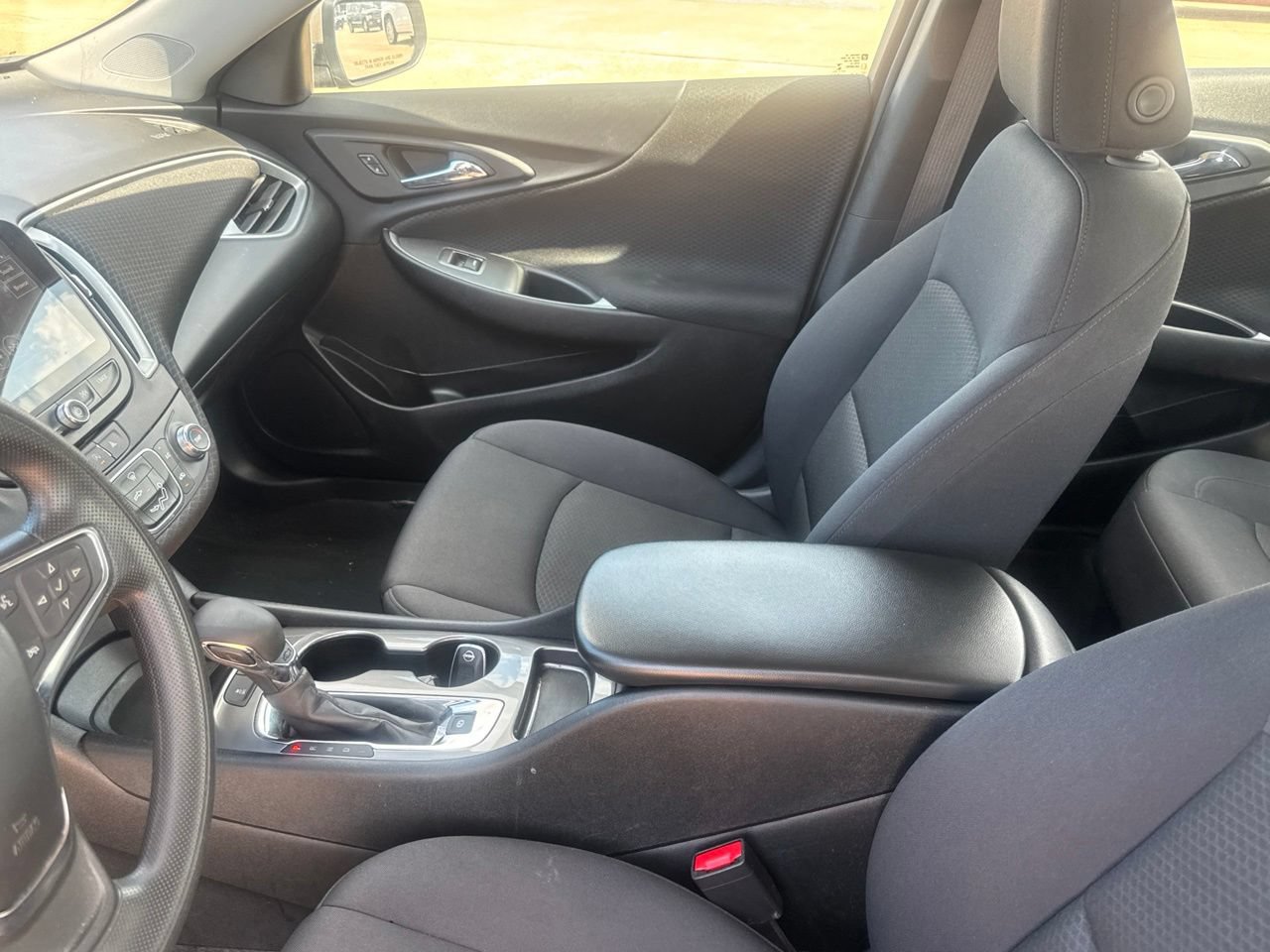 Used 2025 Chevrolet Malibu LS FWD image 43