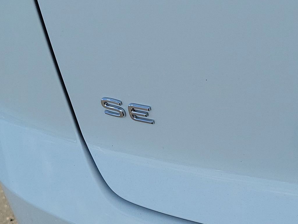 Used 2023 Volkswagen Atlas Cross Sport SE w/ Black Wheel Package image 30