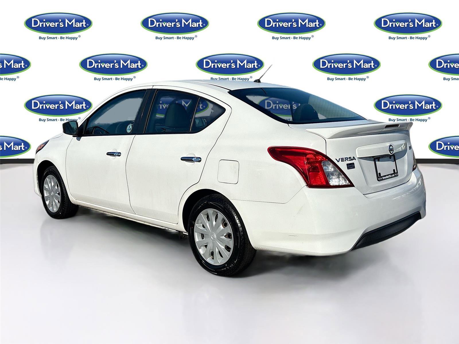 Used 2018 Nissan Versa SV image 6