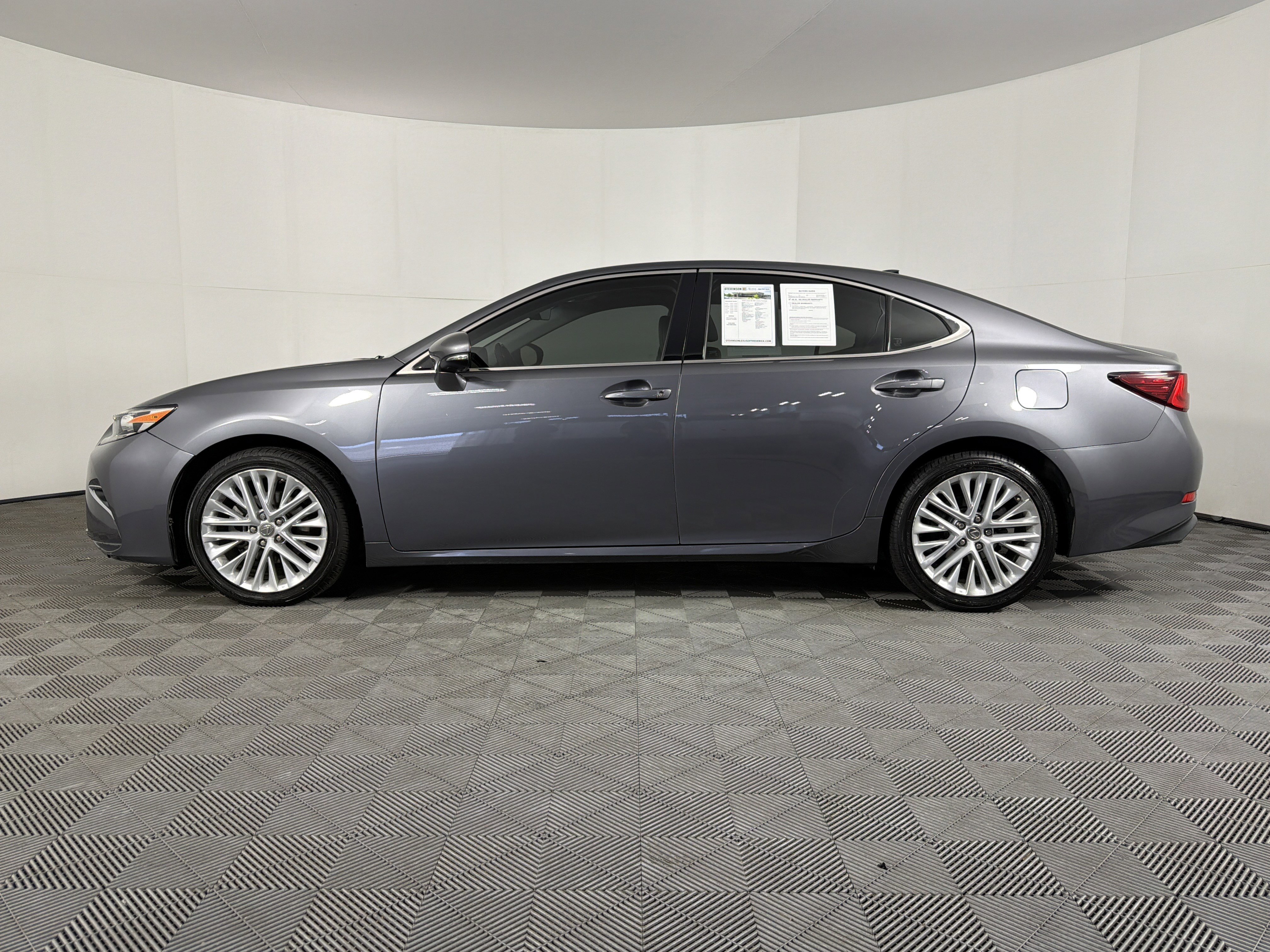 Used 2018 Lexus ES 350 w/ Luxury Package w/Wood Trim image 4