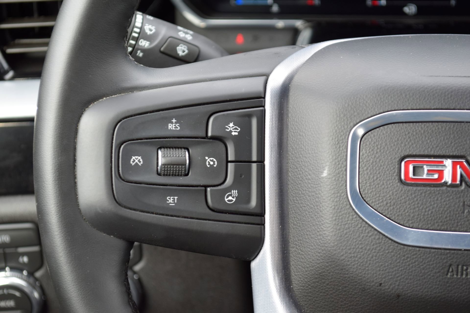 Used 2026 GMC Sierra 1500 SLT AWD/4WD image 8