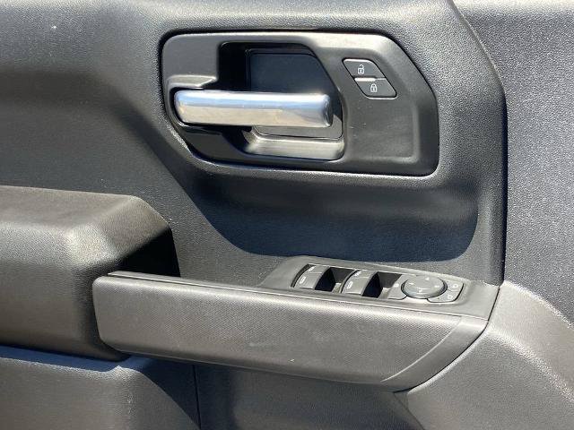 Used 2026 Chevrolet Silverado 1500 Custom w/ Turbomax Blackout Package AWD/4WD image 18