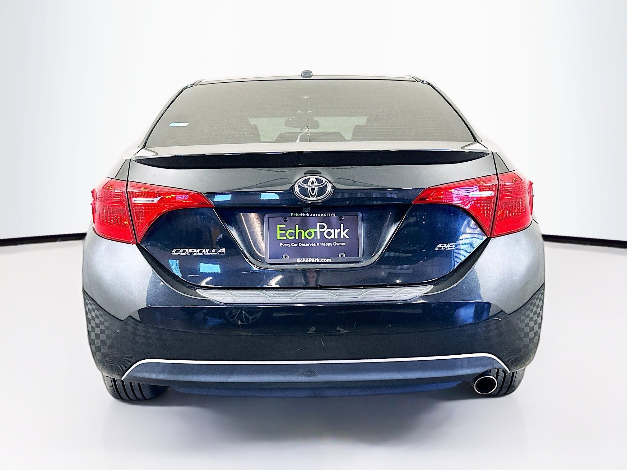 Used 2018 Toyota Corolla SE w/ SE Premium Package FWD image 7