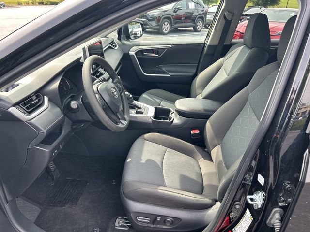Used 2025 Toyota RAV4 XLE AWD/4WD image 21