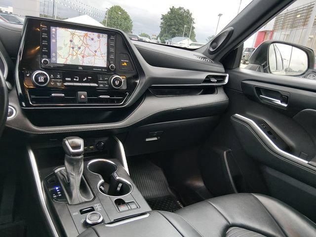Used 2021 Toyota Highlander XSE AWD/4WD image 11