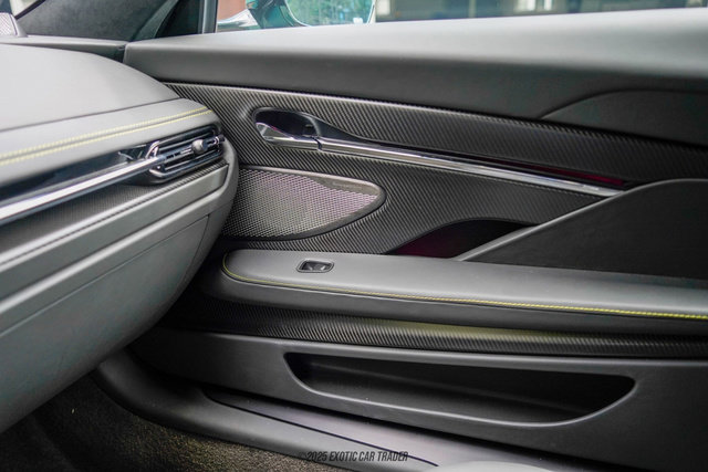 Used 2025 Aston Martin DB12 Coupe image 37