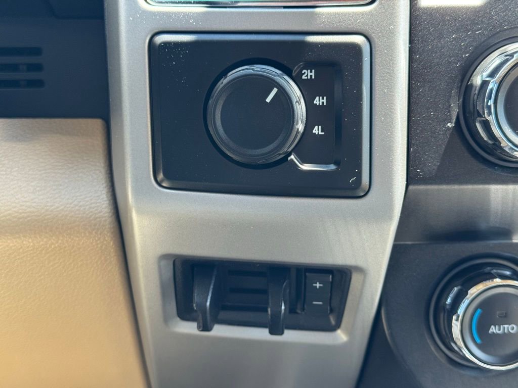 Used 2021 Ford F250 Lariat w/ Lariat Value Package image 32