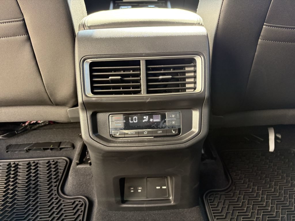 Used 2025 Volkswagen Atlas SEL Premium R-Line AWD/4WD image 27