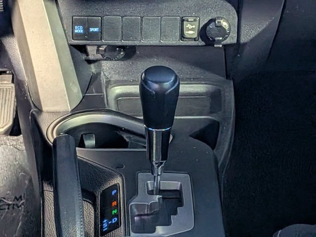 Used 2018 Toyota RAV4 XLE FWD image 20